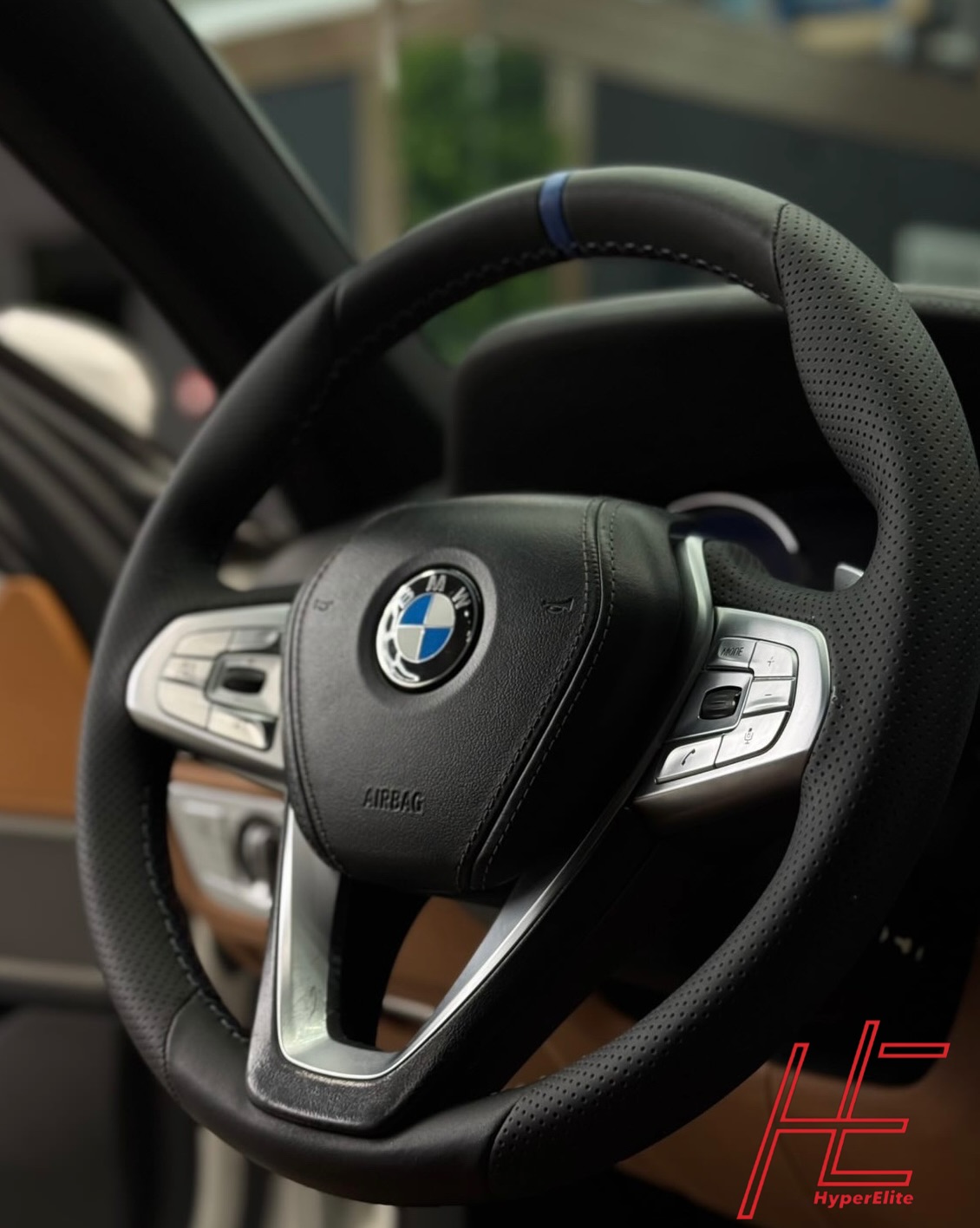 Тапициране на волан с кожа и алкантара в Бургас